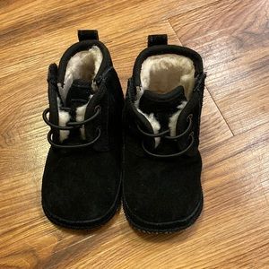 EUC baby uggs
